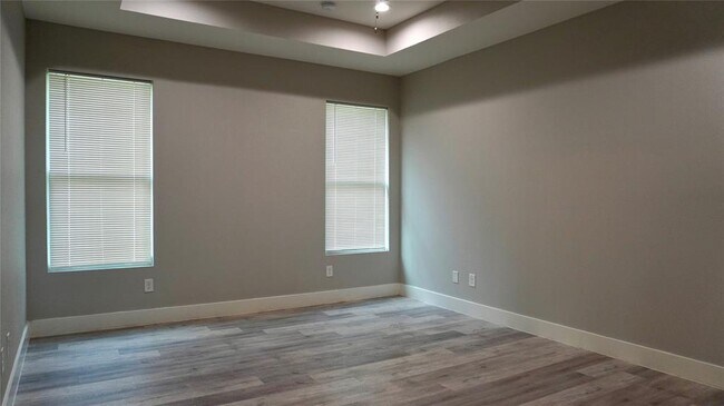 Building Photo - 6502 Bunche Dr