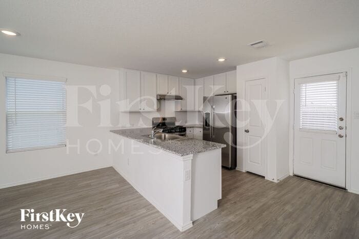 Building Photo - 2438 Double Oak Dr