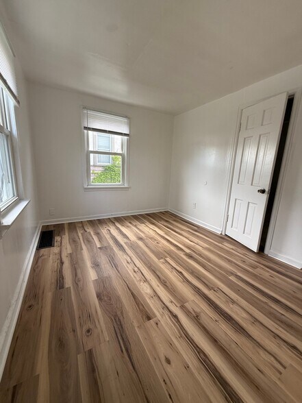 Building Photo - 418 W Rudisill Blvd