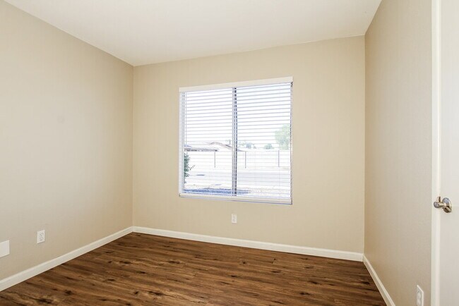 Building Photo - 20631 N 22nd Ave