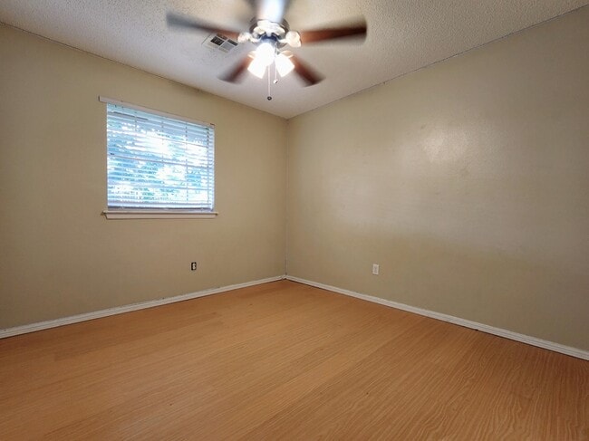 Building Photo - 11621 Sagamore Dr