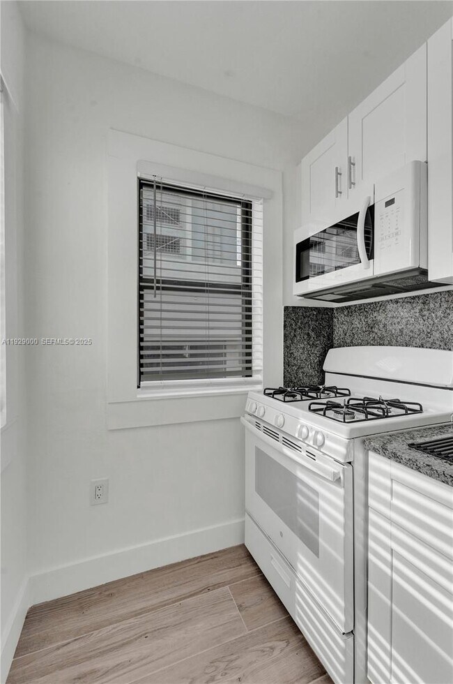 Building Photo - 1656 Polk St