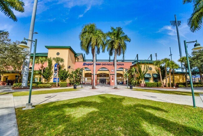 Building Photo - 224 Murcia Dr