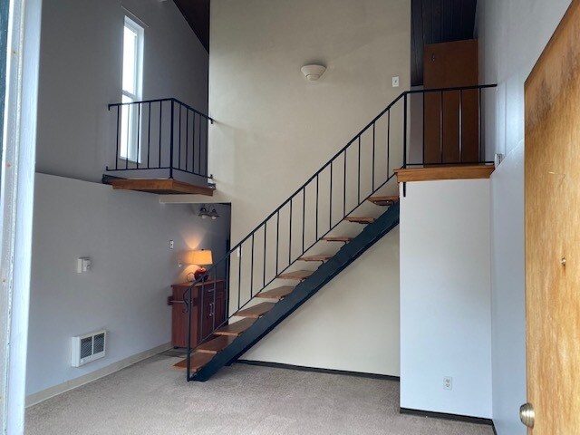 Building Photo - 3246 NE 85th St