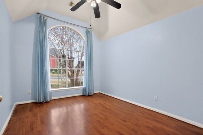 Building Photo - 12530 Meadowglen Dr