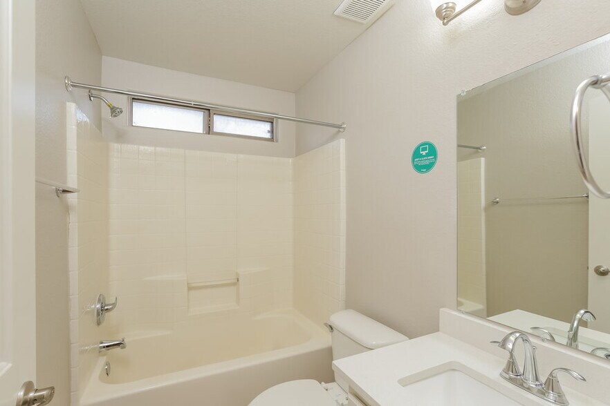 Building Photo - 13177 W Desert Ln