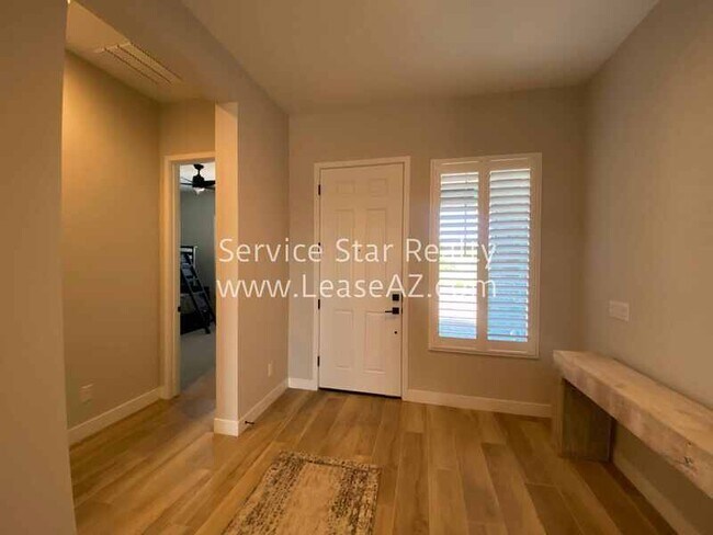 Building Photo - 9607 E Solina Ave