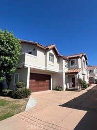 Building Photo - 2224 Ruhland Ave