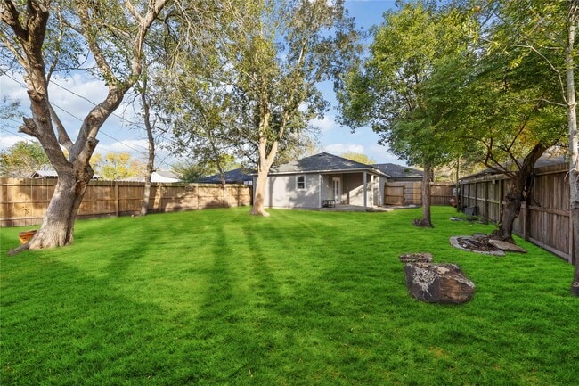 Building Photo - 4914 27th St E