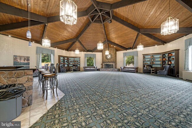 Building Photo - 6934 Hanover Pkwy