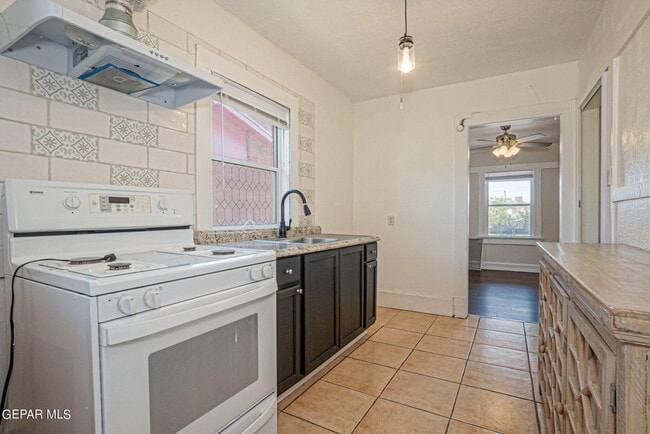 Building Photo - 3611 Mountain Ave