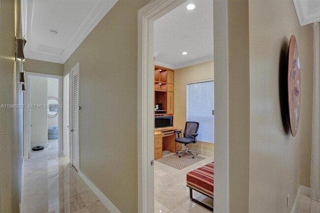 Building Photo - 1529 Shoreline Way