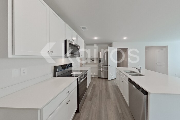 Building Photo - 134 Inez Ave