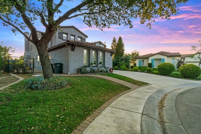 Building Photo - 1107 Shadowcrest Ln