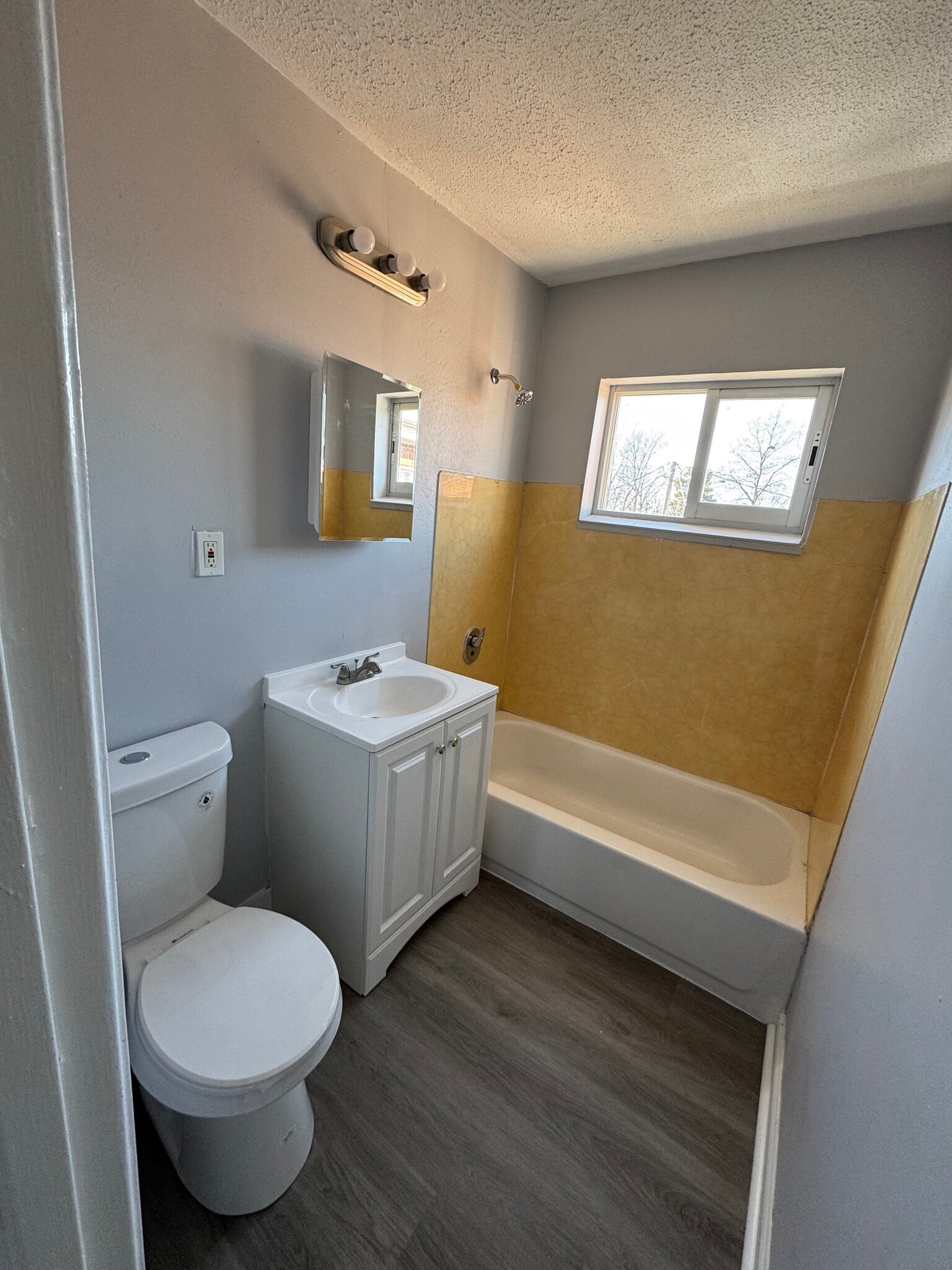 Building Photo - 14520 Milverton Rd