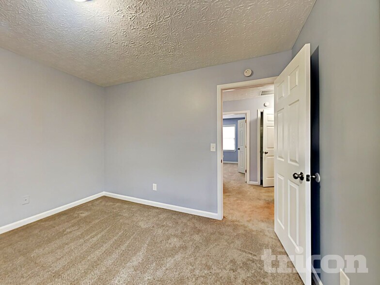 Building Photo - 313 Willow Bend Dr
