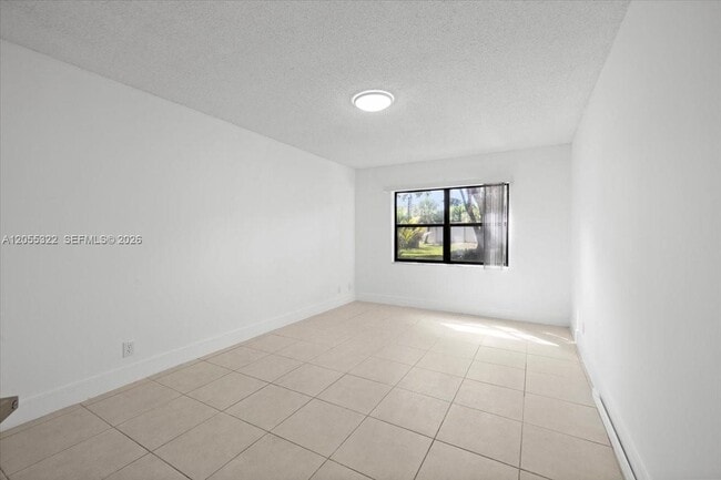 Building Photo - 8290 Lake Dr