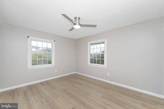 Building Photo - 2 S Sunset Rd