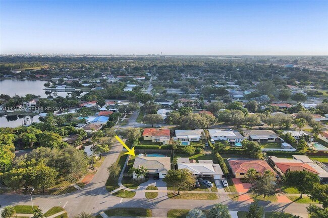 Building Photo - 1102 Meadow Lark Ave