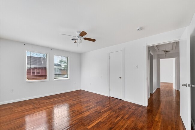 Building Photo - 521 Alford St