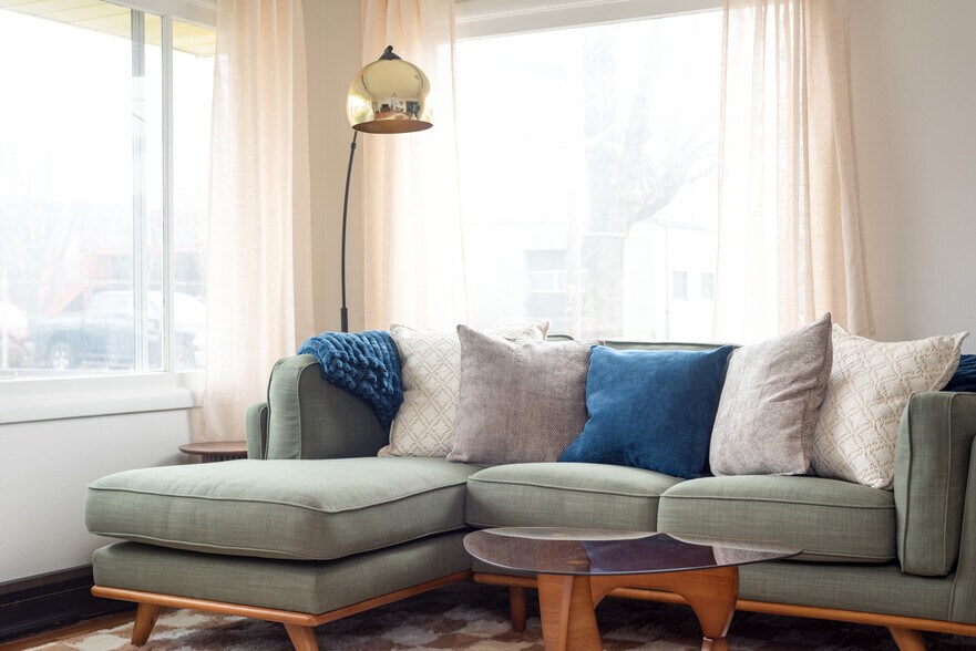 Building Photo - 6248 NE Wasco St