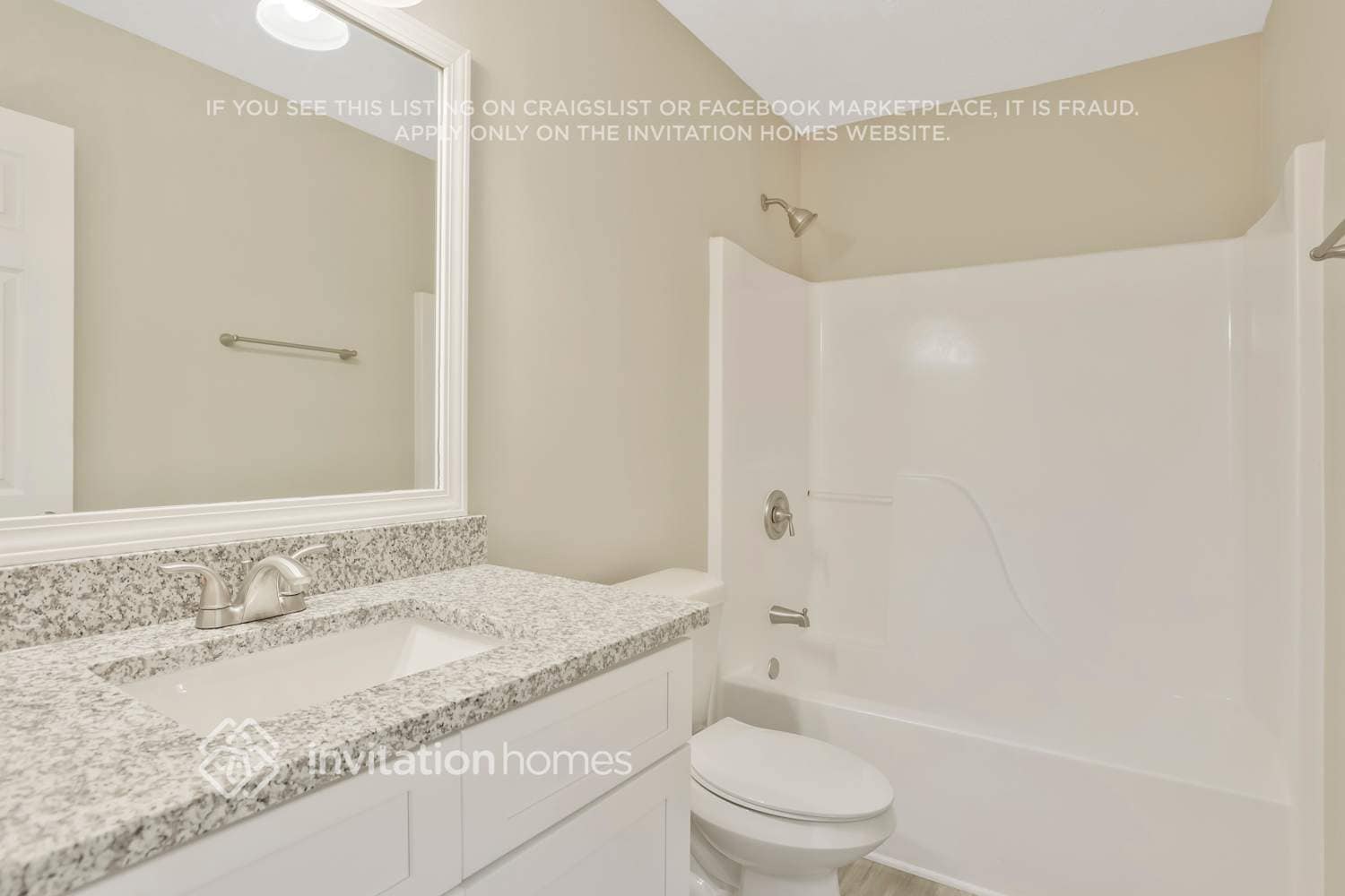 Building Photo - 300 Jasmine Dr