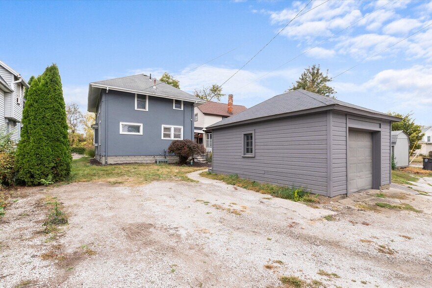 Building Photo - 1134 Saint Joseph Blvd