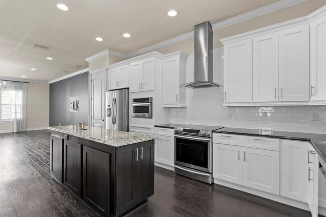 Building Photo - 224 S Audubon Ave