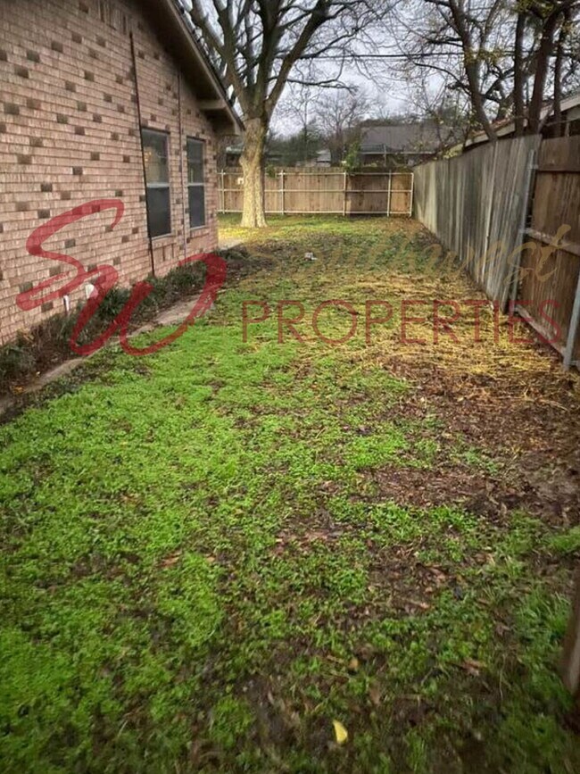 Building Photo - Spacious 3 Bedroom Brick Home in the Heart of Stephenville!