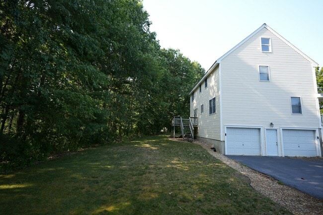 Building Photo - 4 Seneca Ln