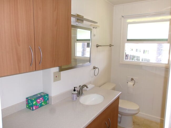 Building Photo - Halawa Drive
