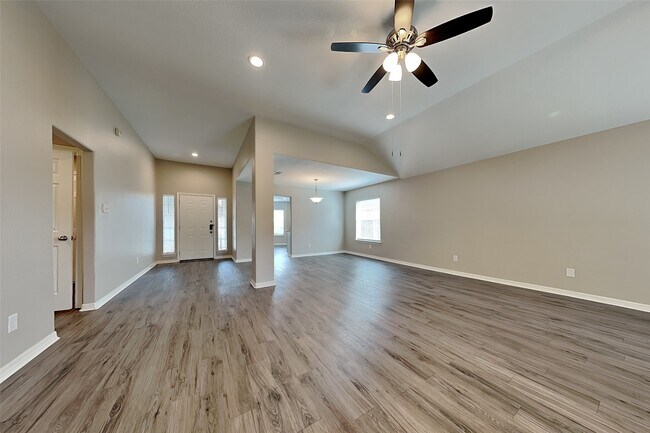 Building Photo - 10218 Black Forest Ct