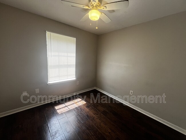 Building Photo - 3443 King Bradford Dr