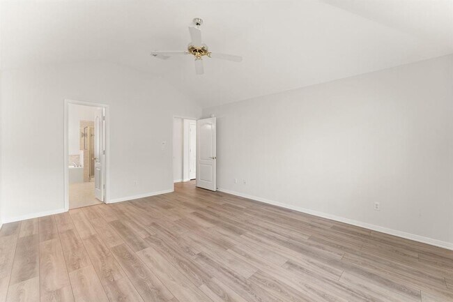 Building Photo - 23214 Goldensong Ct