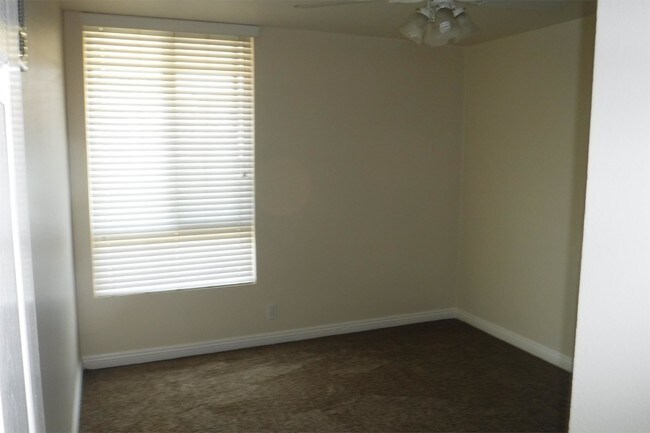 Building Photo - 5540 Lindo Paseo