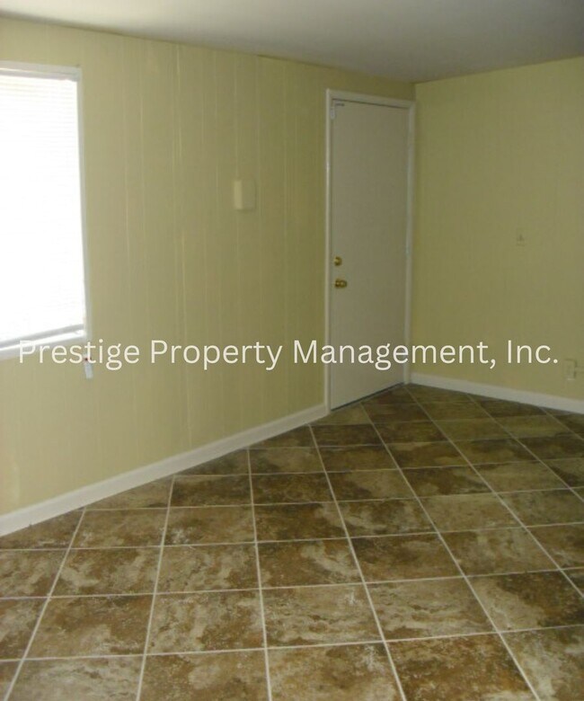Building Photo - Beautifully and Spacious East Side Home!