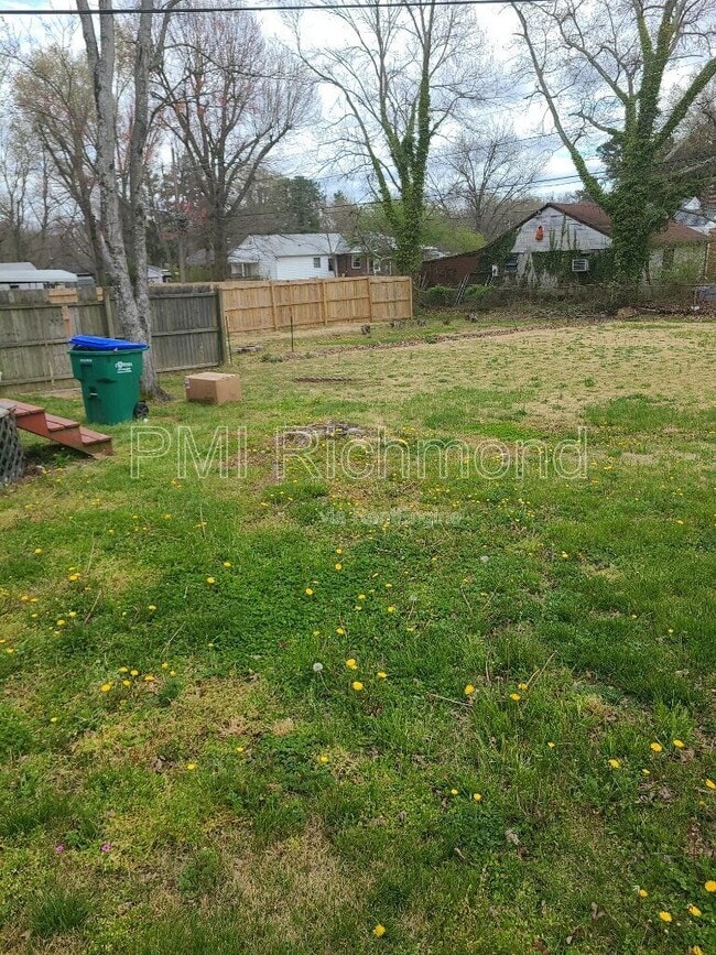 Building Photo - 6529 Holliday Rd