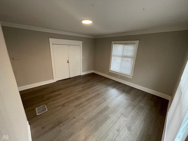 Building Photo - 129 W Hendricks St