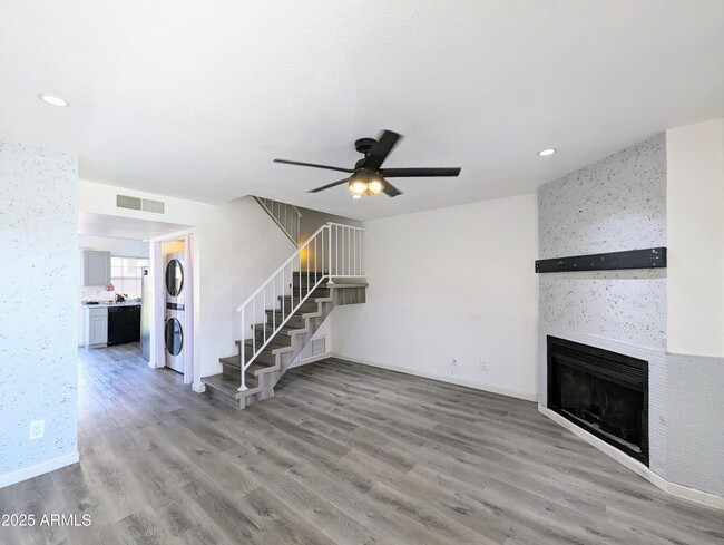 Building Photo - 4601 N 102nd Ave