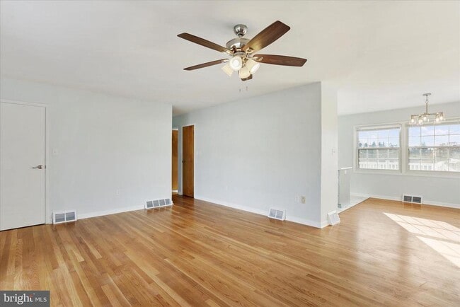 Building Photo - 855 Anthony Ave