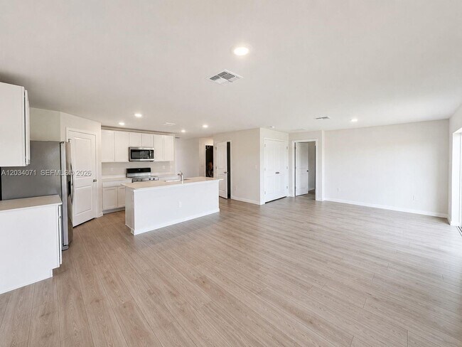 Building Photo - 544 Ilaria Ct