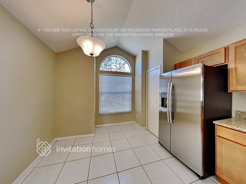 Building Photo - 609 Silver Birch Pl