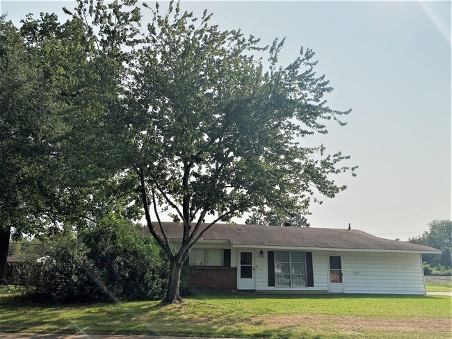 Primary Photo - Updated 3 bedroom Bossier City, LA home for lease