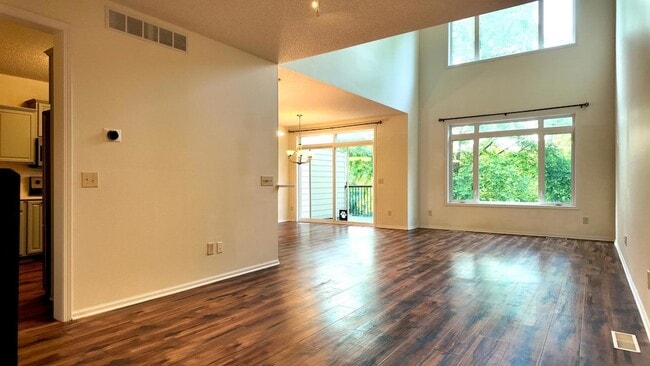 Building Photo - 3928 Raspberry Ridge Rd NW