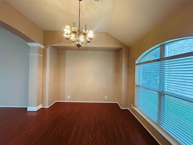 Building Photo - 5018 Rocky Manor Ln
