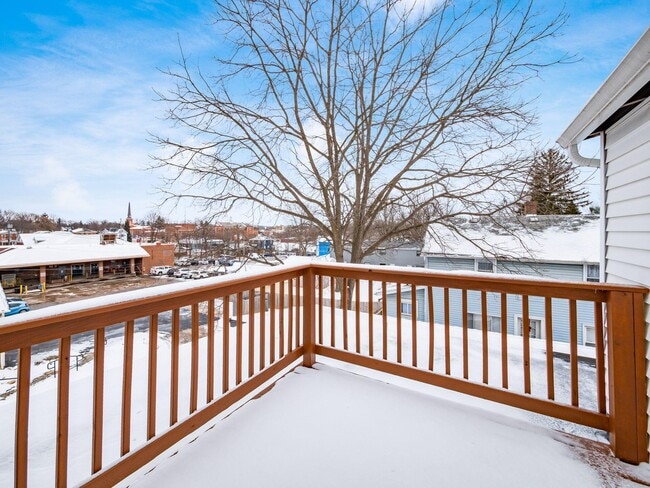 Building Photo - 49 S Liberty St