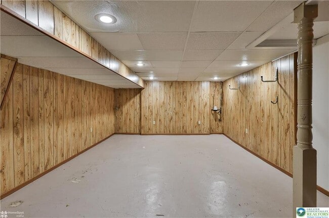 Building Photo - 1035 Spring St