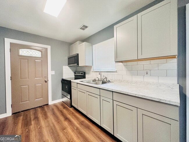 Building Photo - 459 Merrywood Dr
