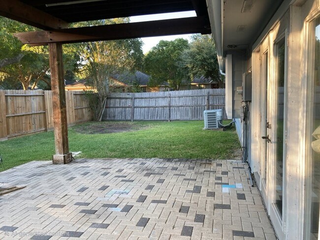 Building Photo - 3002 Avanti Ct