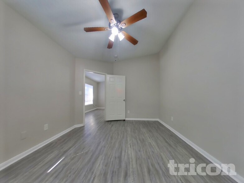 Building Photo - 3114 Kelling St